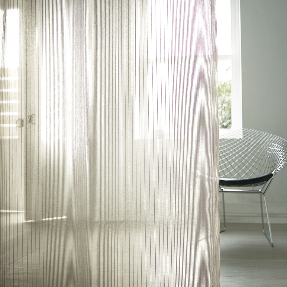 パラグラフ - （カーテン｜STORY）：株式会社フジエテキスタイル